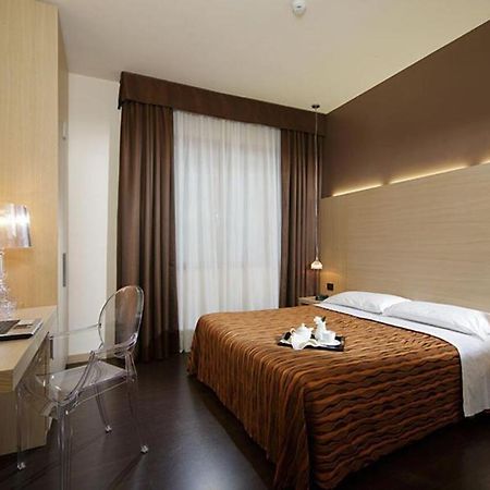 Hotel Paris Mestre Esterno foto
