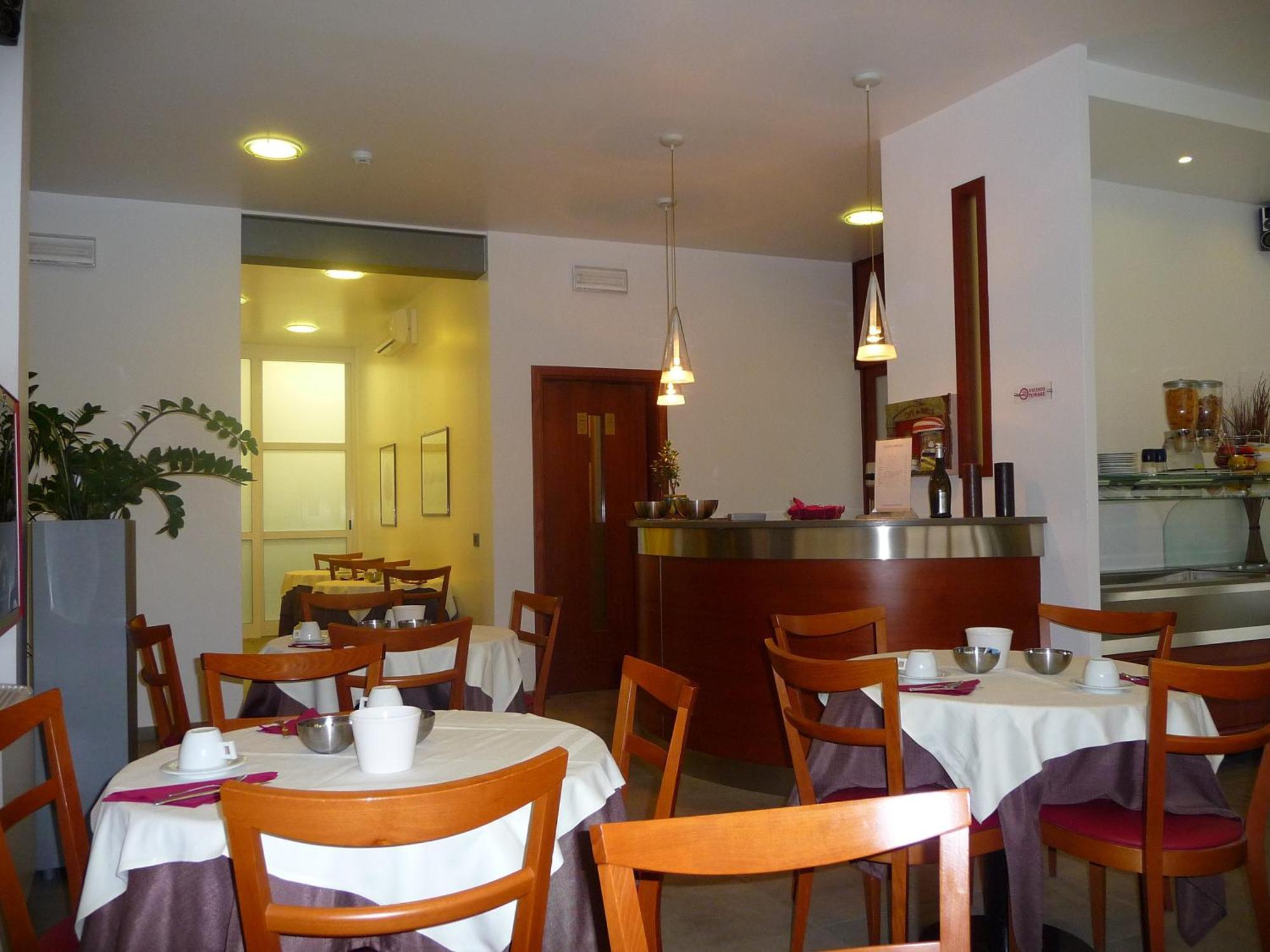 Hotel Paris Mestre Esterno foto