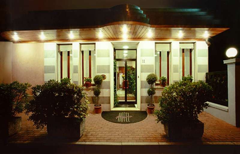 Hotel Paris Mestre Esterno foto