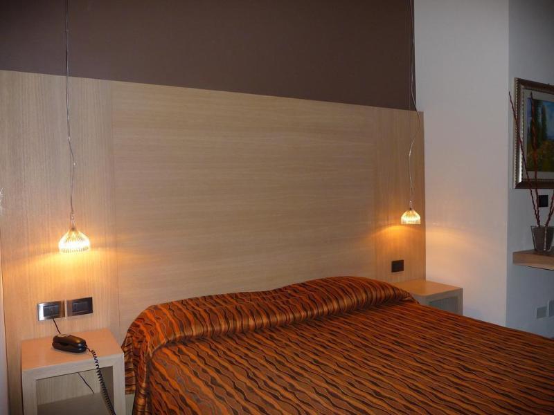 Hotel Paris Mestre Esterno foto